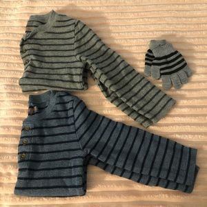 2 Cat & Jack long sleeve shirt and mittens